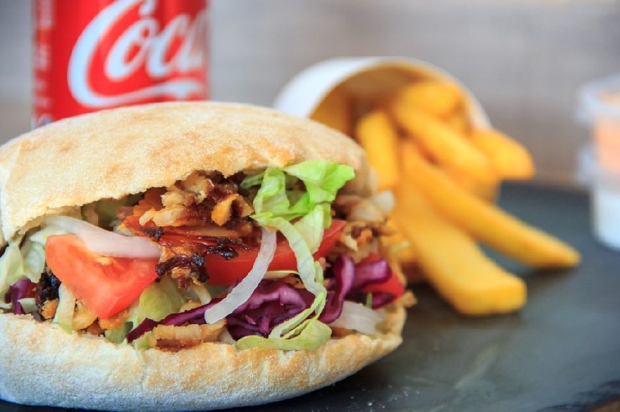 Leckeren Döner und Dürüm bei dem türkischen Restaurant Istanbul in Cloppenburg mit türkisches Essen und Spezialitäten aus dem orientalischen Raum.